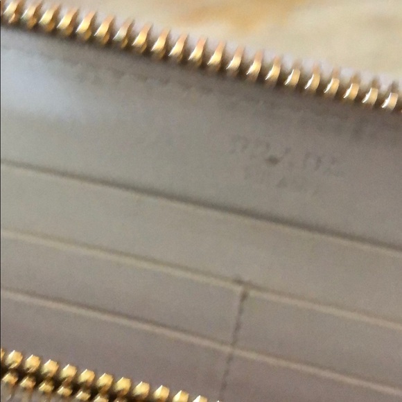 Prada clutch - Picture 3 of 4